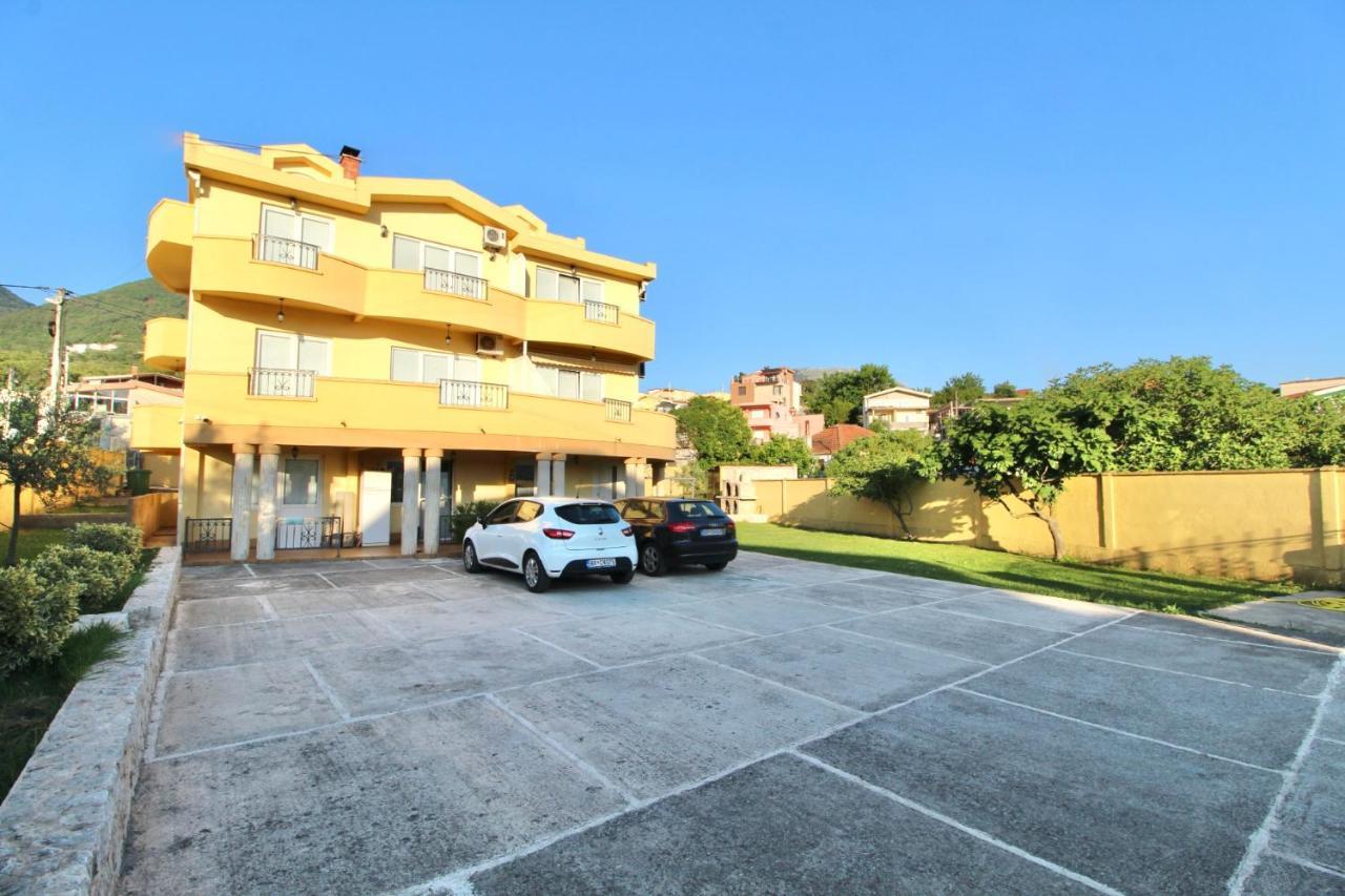 באר Apartments Cejovic מראה חיצוני תמונה