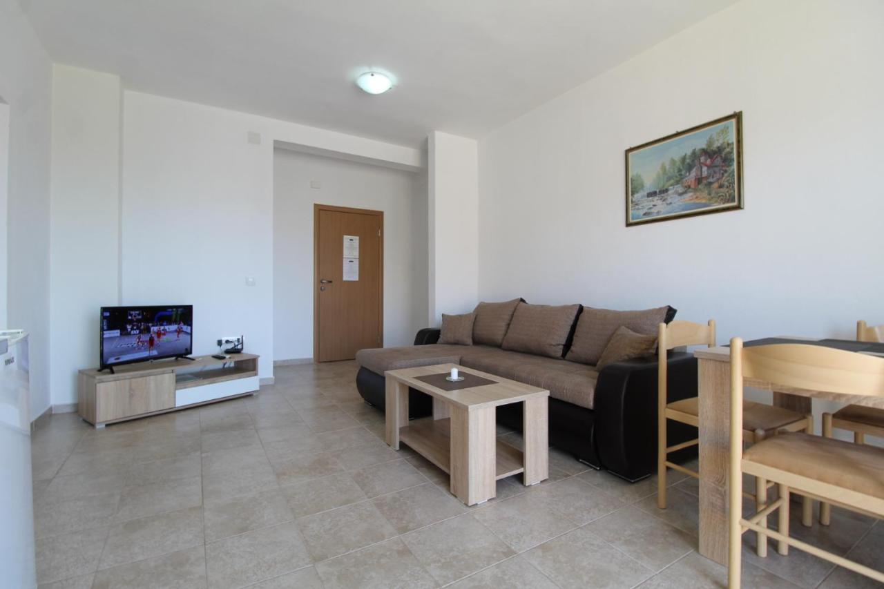 באר Apartments Cejovic מראה חיצוני תמונה