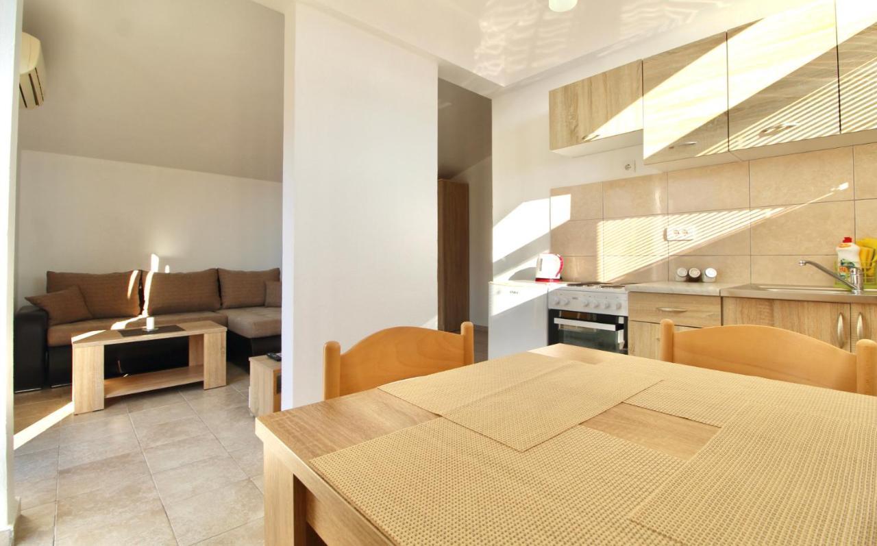 באר Apartments Cejovic מראה חיצוני תמונה