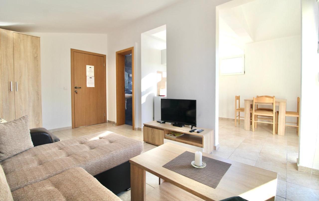 באר Apartments Cejovic מראה חיצוני תמונה